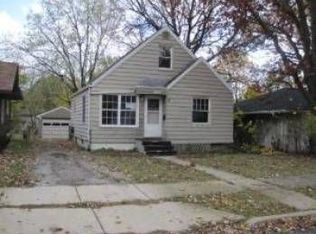 418 S May St, Joliet, IL 60436