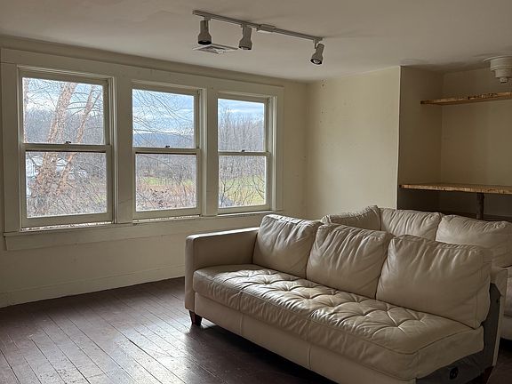 2nd image of 342 N Plain Rd #3