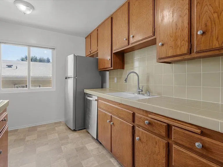 309 S Doheny Dr — Photo 4