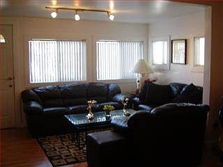 4th image of 377 Lisbon St
