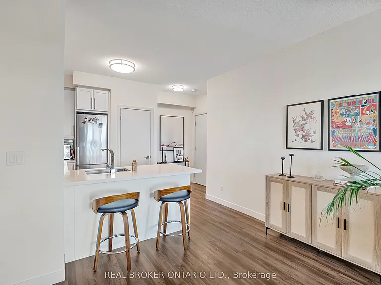 2093 Fairview St #607 — Photo 6