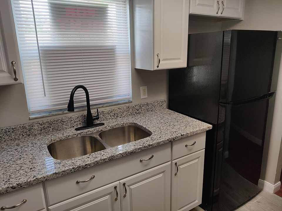 9521 Lake Park Dr, Thonotosassa, FL 33592 Zillow