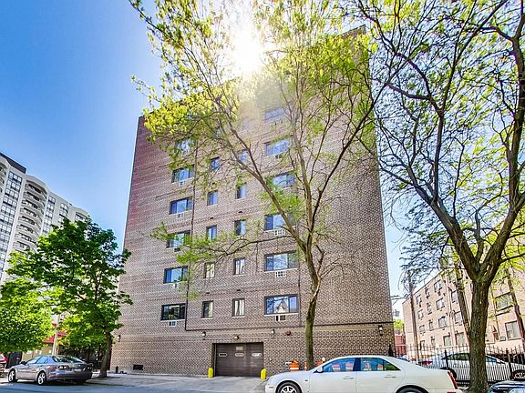 2nd image of 607 W Wrightwood Ave APT 613