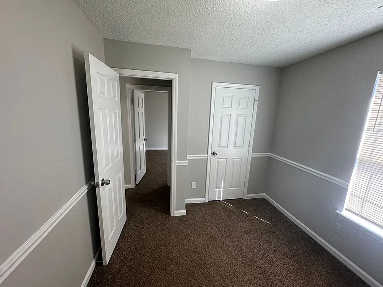10101 Stephenson Ln — Photo 9