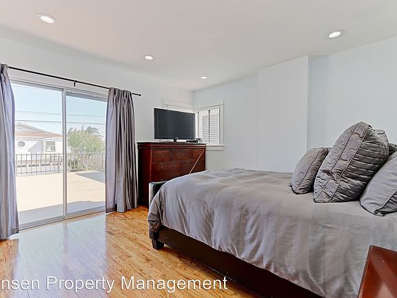 5th image of 200 Pier Ave Ste 302