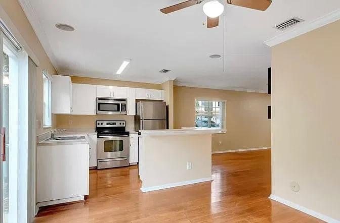 3 bed, 2.5 bath, 1520 sqft, $1,100 — Photo 4