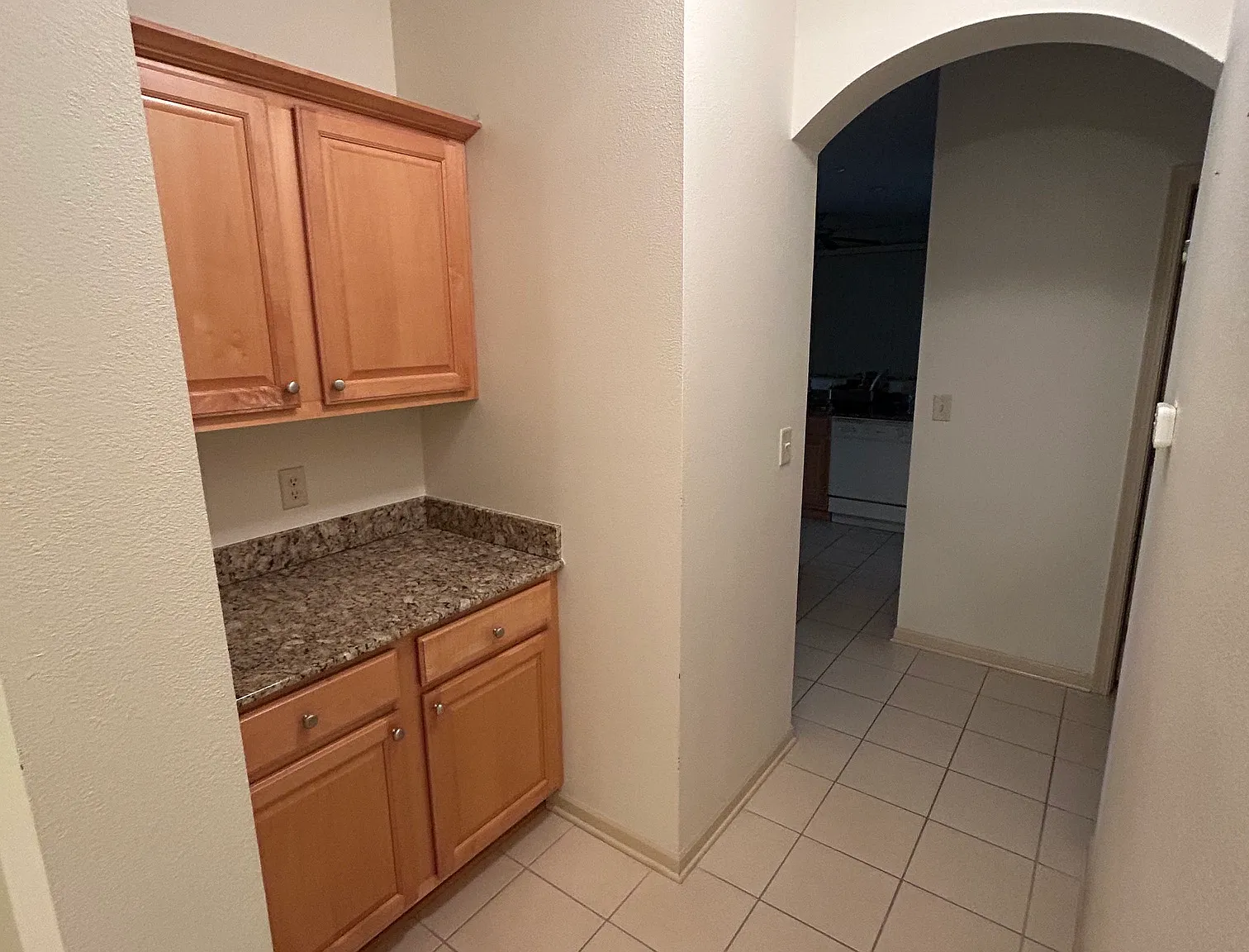 4 bed, 3.5 bath, 2406 sqft, $2,595 — Photo 4