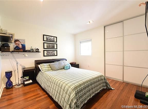 5th image of 20740 NE 30th Pl