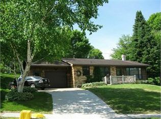 2114 Jonathan Ln, Dubuque, IA 52001