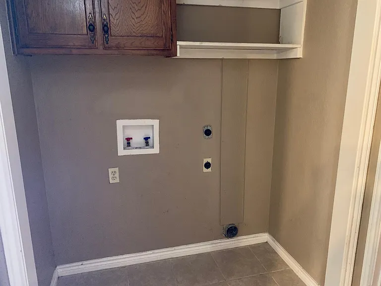 4007 Windy Meadow Ct — Photo 8