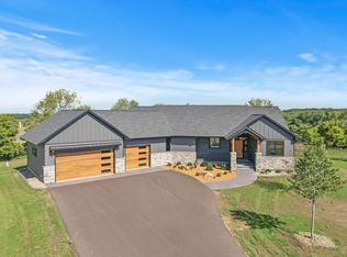 353 Moelter Ln, Hudson, WI 54016