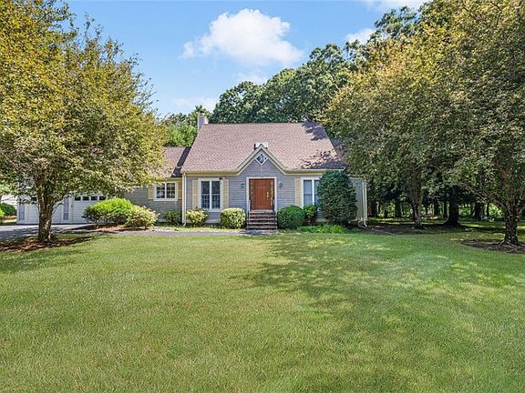 2nd image of 20 Eagle Ln
