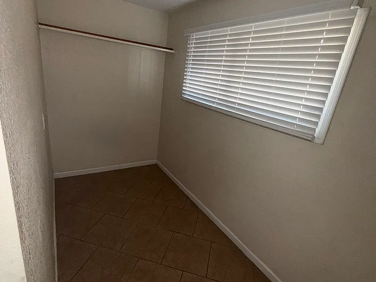 6752 W Colter St — Photo 9