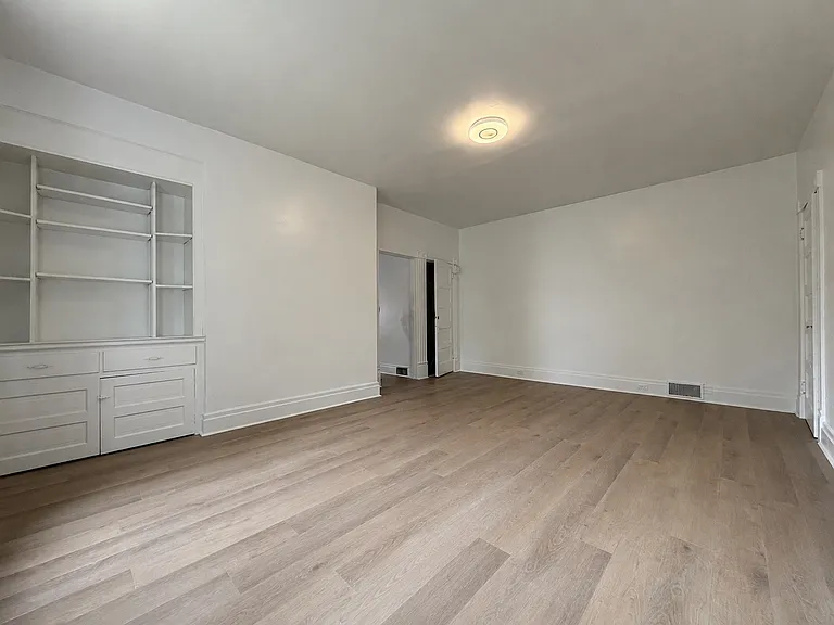 2348 McCook St — Photo 3