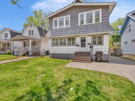 1462 E 175th St, Cleveland, OH