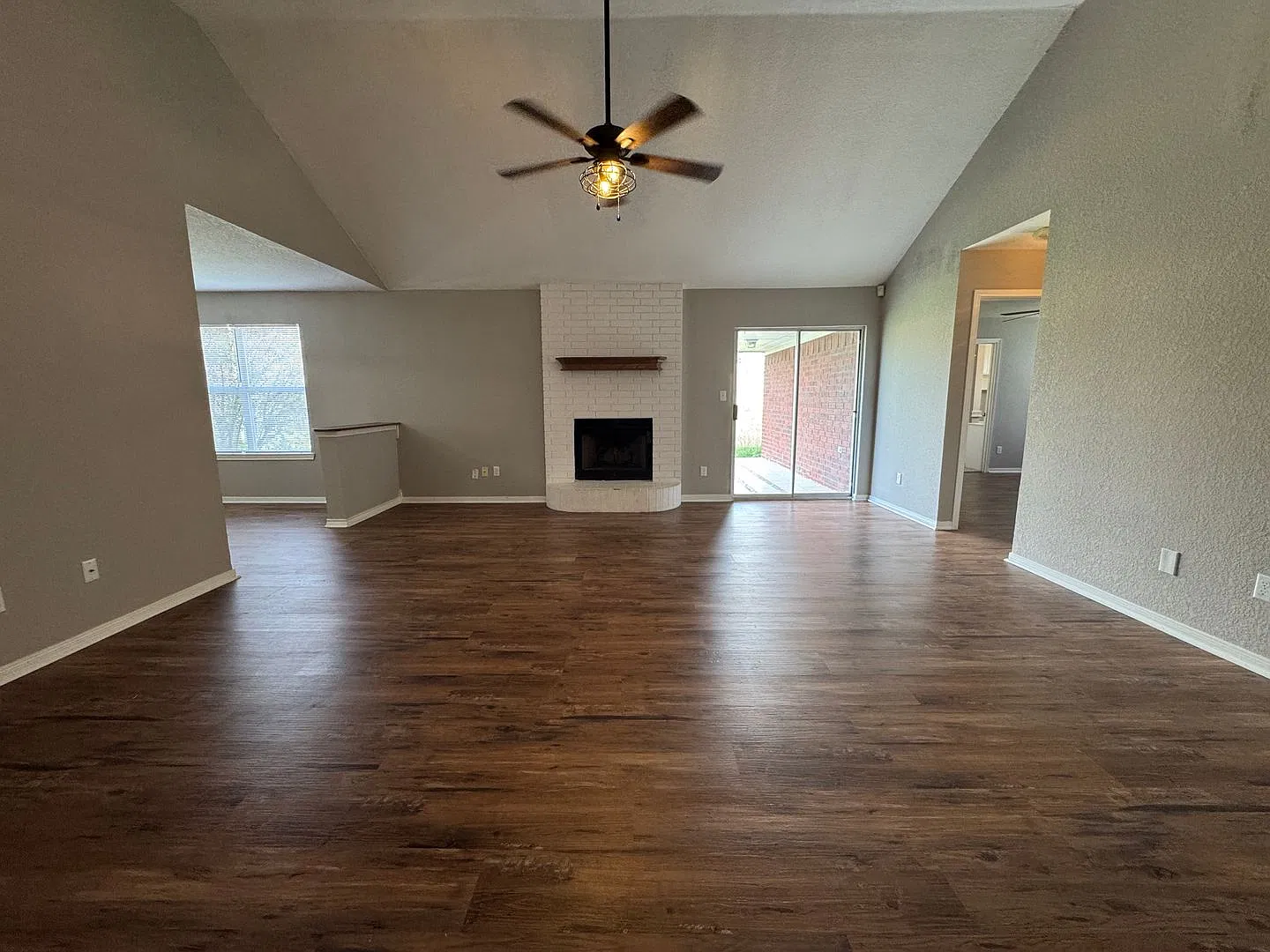 4-Bedroom House for Rent in Killeen — Photo 2