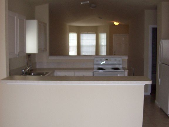 2nd image of 468 Circle Dr S