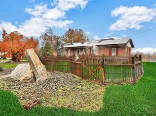 1 Van Alst St, New Paltz, NY 12561