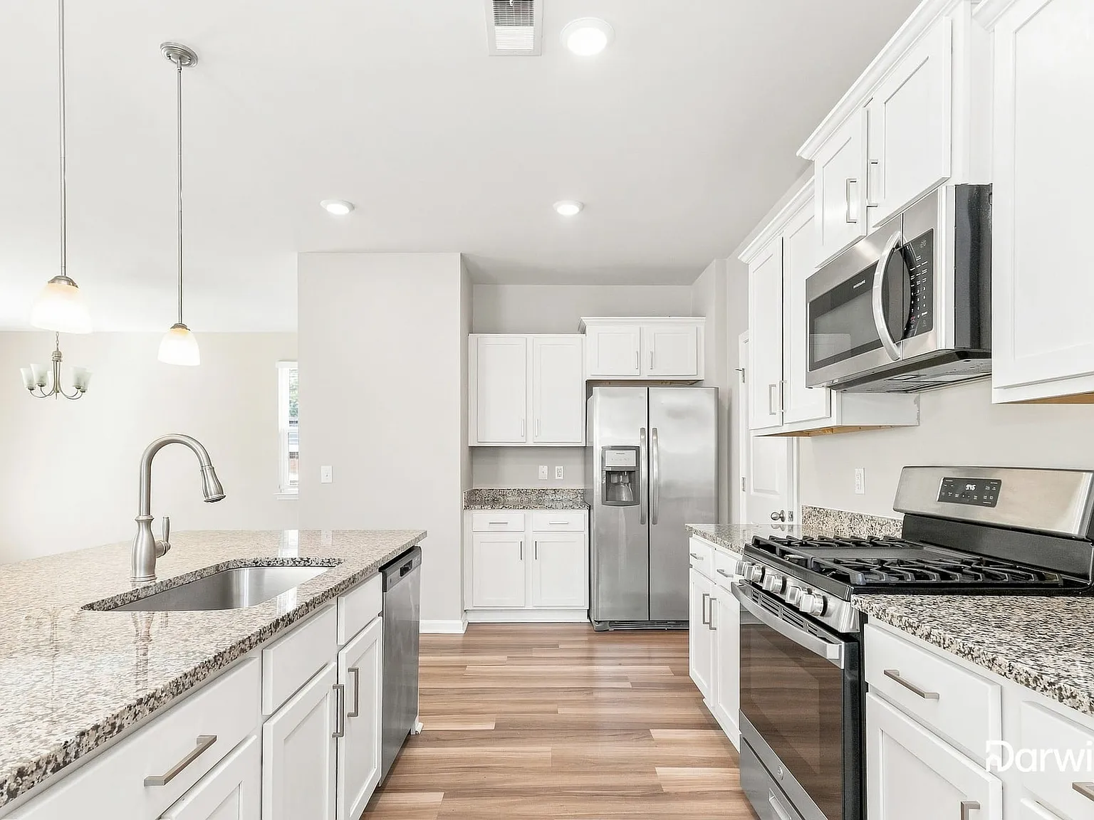 4 bed, 2.5 bath, 2200 sqft, $2,620 — Photo 3
