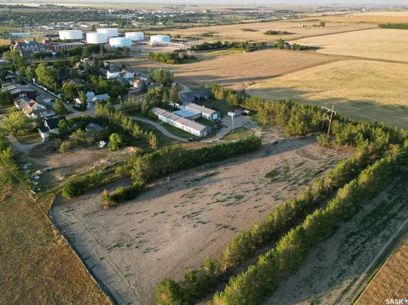 745-751 Victoria STREET E, Moose Jaw, SK S6H 6A5