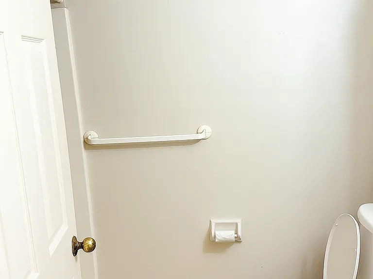 165 Cottage St #405 — Photo 7