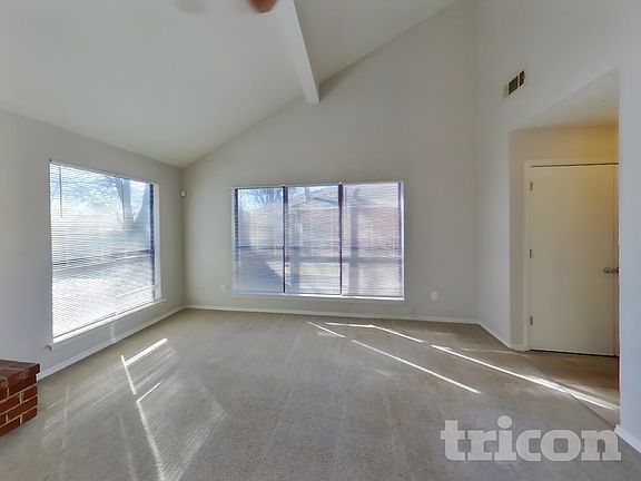 3rd image of 820 Arbor Hill Dr