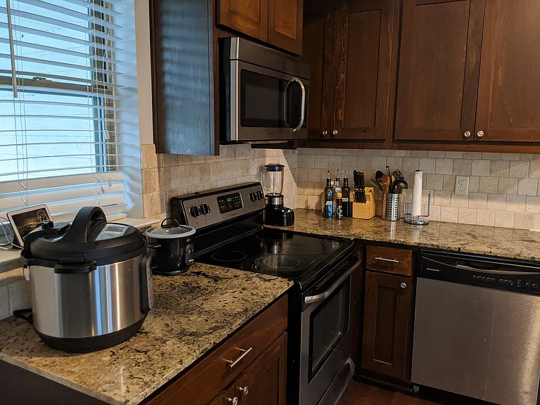 2708 San Pedro St #102 — Photo 12