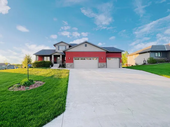 455 Lake Dr NE, Sauk Rapids, MN 56379