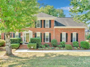 209 Whitefriars Ln, Matthews, NC 28105