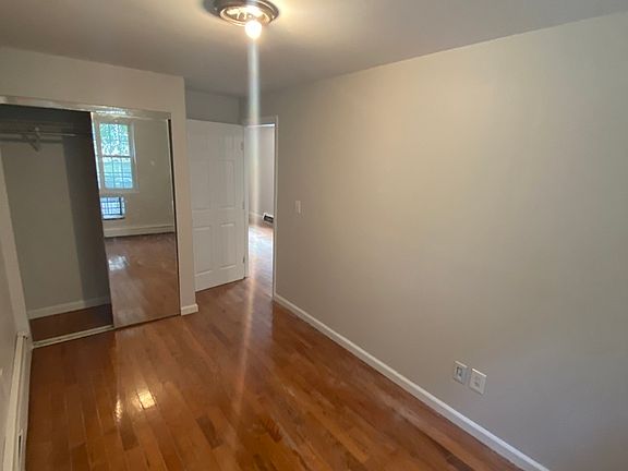 5th image of 2057 Story Ave #1R