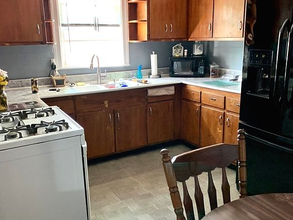 2nd image of 13942 Keeler Ave