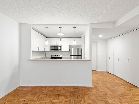 4th image of 600 Columbus Ave APT 11M