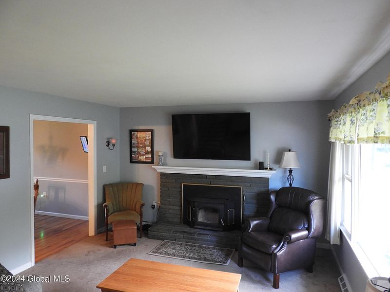 4th image of 537 Leahy Lane