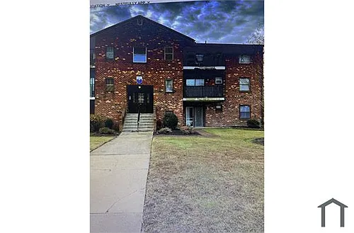 4 Dover Hall Photo 1