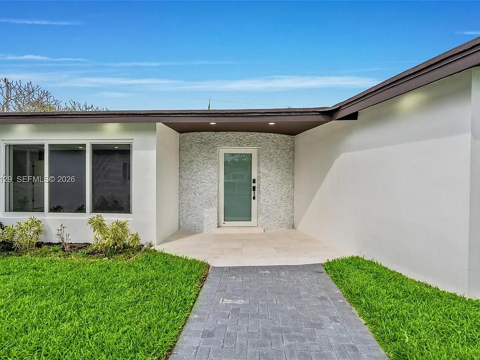 719 SW 25th Ave