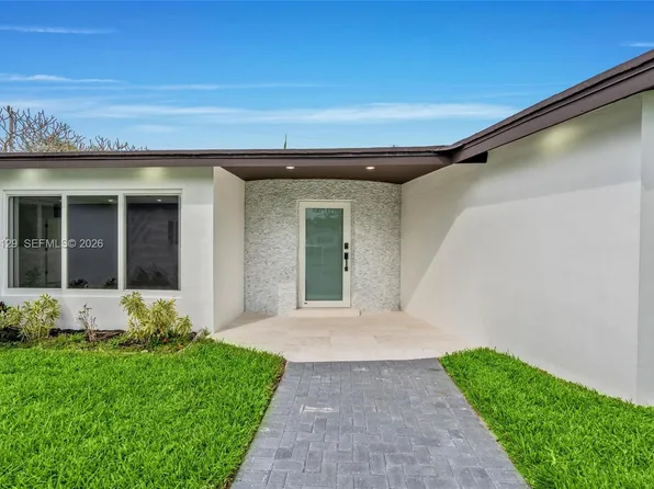 719 SW 25th Ave, Boynton Beach, FL 33435