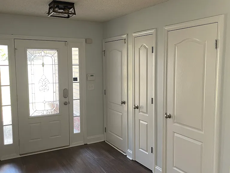1054 Blakewood Ct — Photo 4