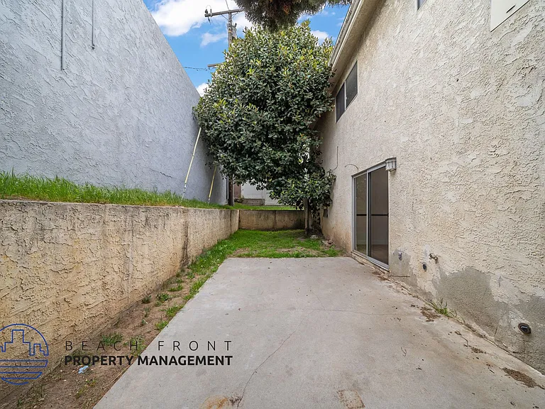 2511 Voorhees Ave — Photo 25