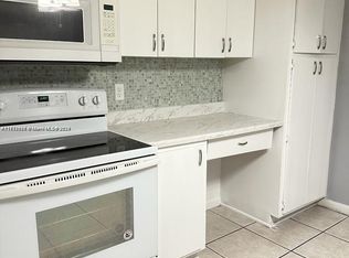 4524 SW 54th St APT 605, Dania Beach, FL 33314