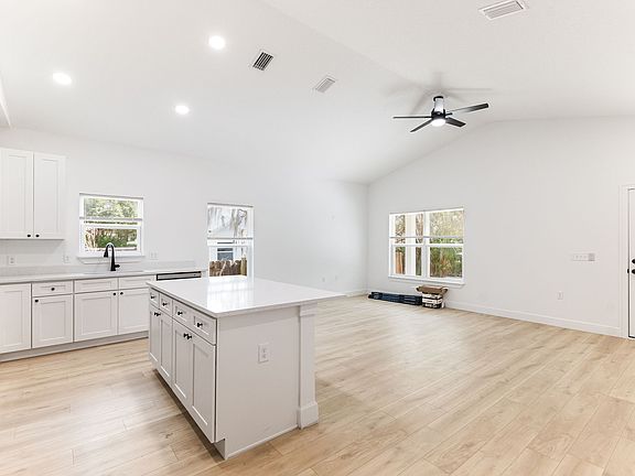 5th image of 866 W 12th St
