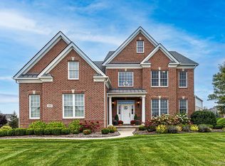 3903 N Century Oak Cir, Oakland, MI 48363
