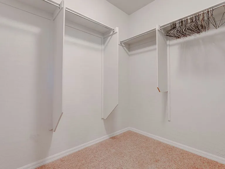 2589 Chateau Clermont St — Photo 3