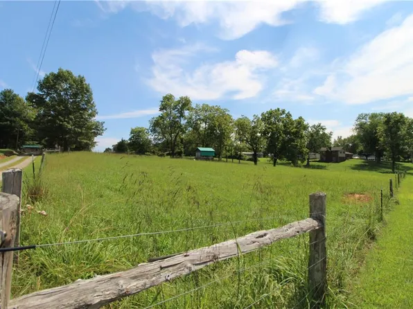 1342 Saviour Ln, Granite Falls, NC 28630