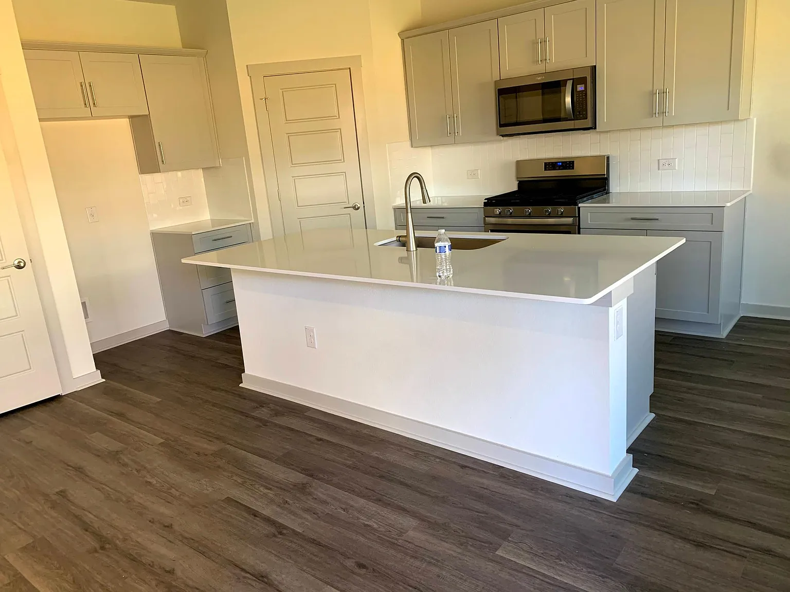 1812 Bonham Ln — Photo 4