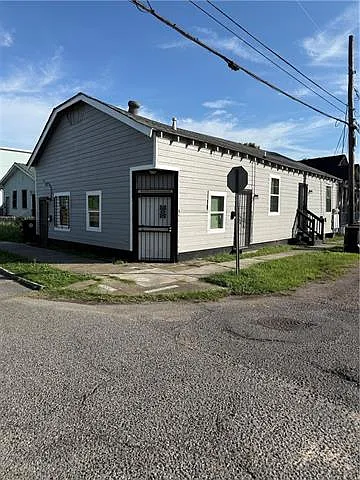 1 bed, 1.0 bath, 500 sqft, $1,000 — Photo 1