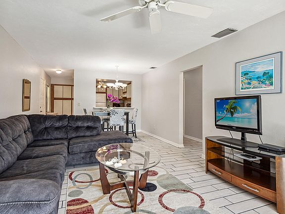 5th image of 228 Fox Glen Dr APT 3301