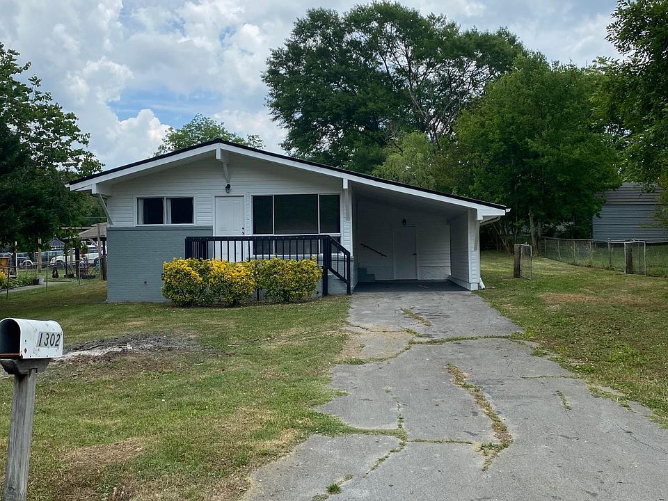 1st image of 1302 Raydine Ln