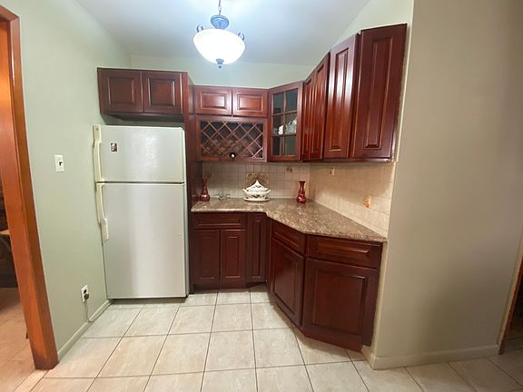 5th image of 14 Bay 14 St #1
