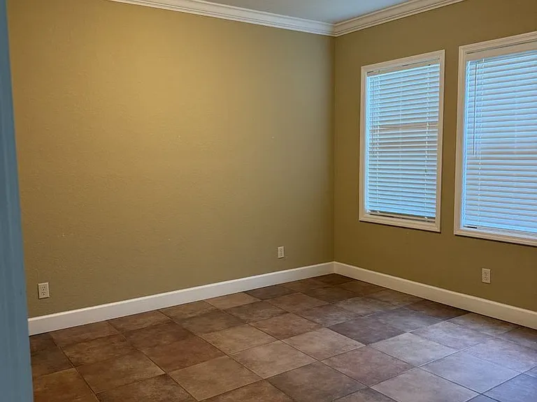 3613 S Summerlin Ave — Photo 4