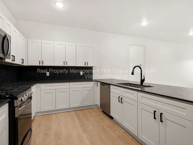 8826 Cantera Dr #B — Photo 17